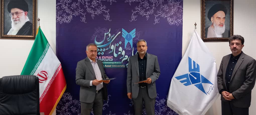 انعقاد دو قرارداد پژوهشی میان دانشگاه آزاد اسلامی پردیس و شرکت دانش‌بنیان آریا فن ابزار